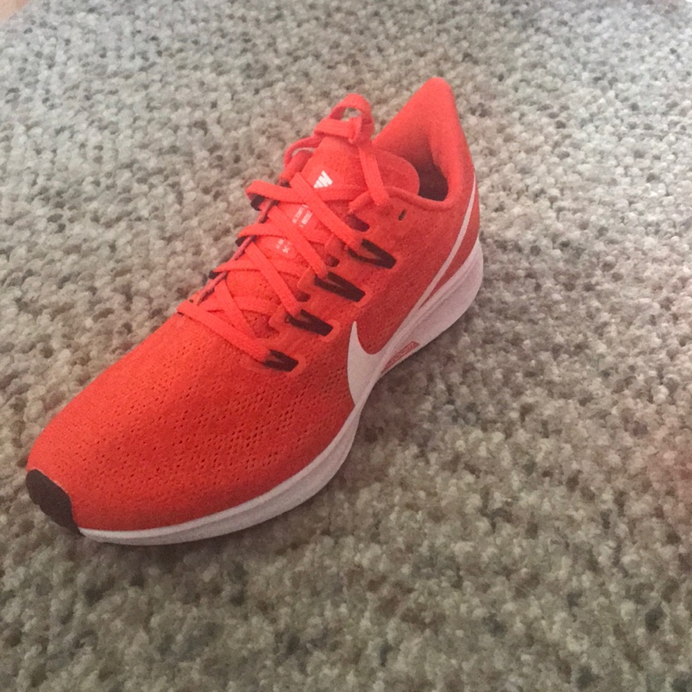 Orange Nike Pegasus 36: Sz 8